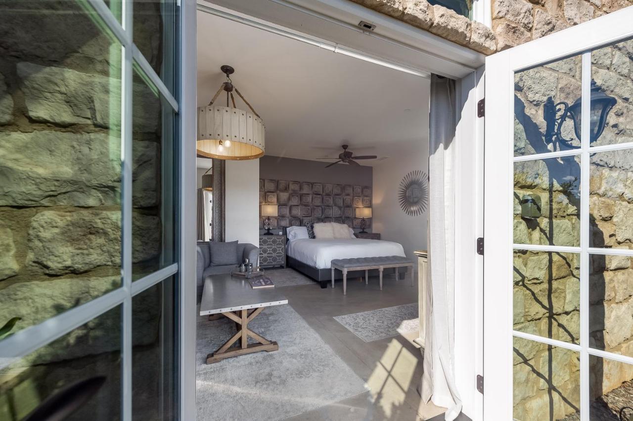 Domaine Chardonnay Bed & Breakfast