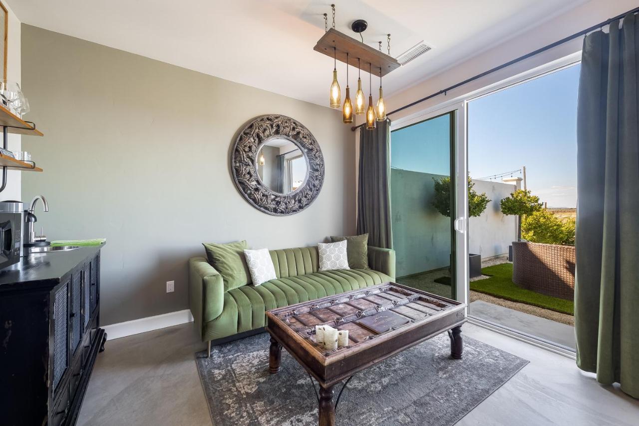 Domaine Chardonnay Bed & Breakfast Temecula